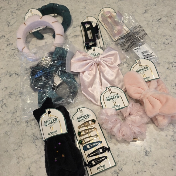 Wicked X CONAIR Hair Accessories SET! Bundle Of 10 - Picture 1 of 7